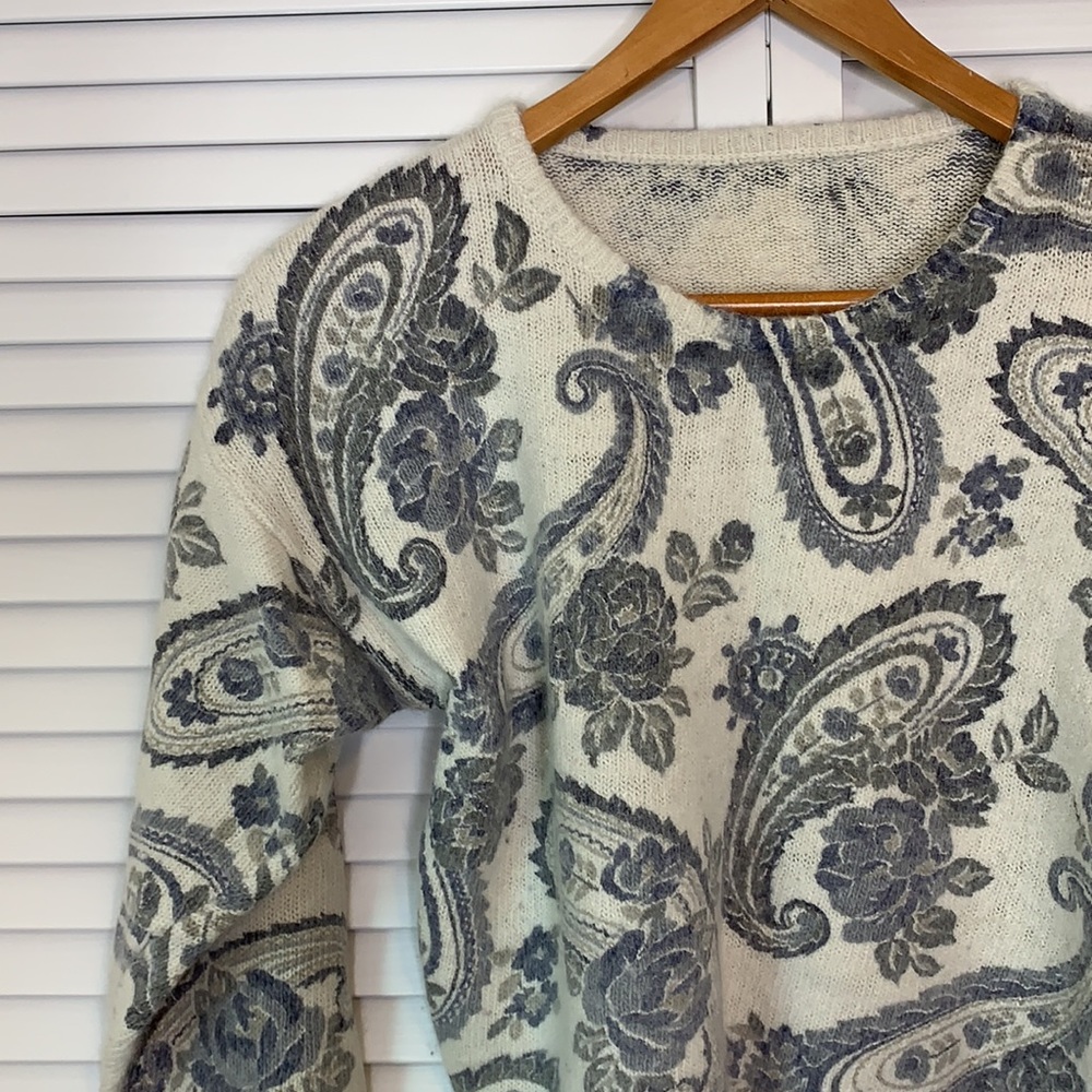 ❌ SOLD BOUTIQUE Floral Sweater